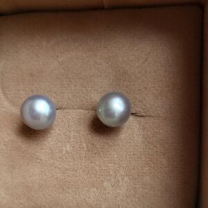LOW START Genuine Pearl earrings NEW in gift box
